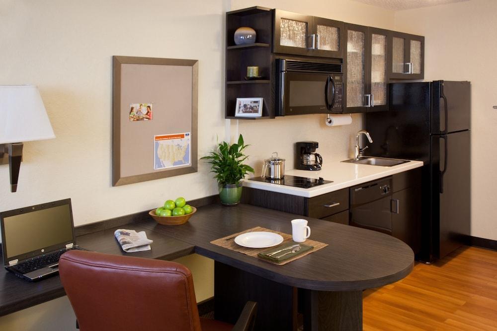 Candlewood Suites Bloomington By Ihg Экстерьер фото