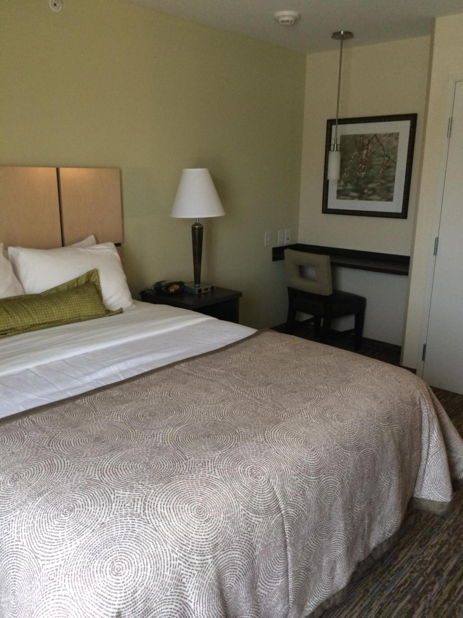 Candlewood Suites Bloomington By Ihg Экстерьер фото