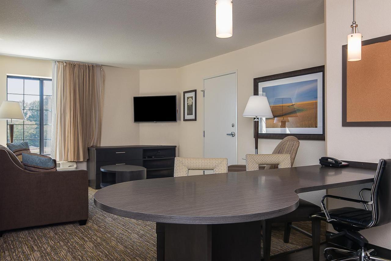 Candlewood Suites Bloomington By Ihg Экстерьер фото