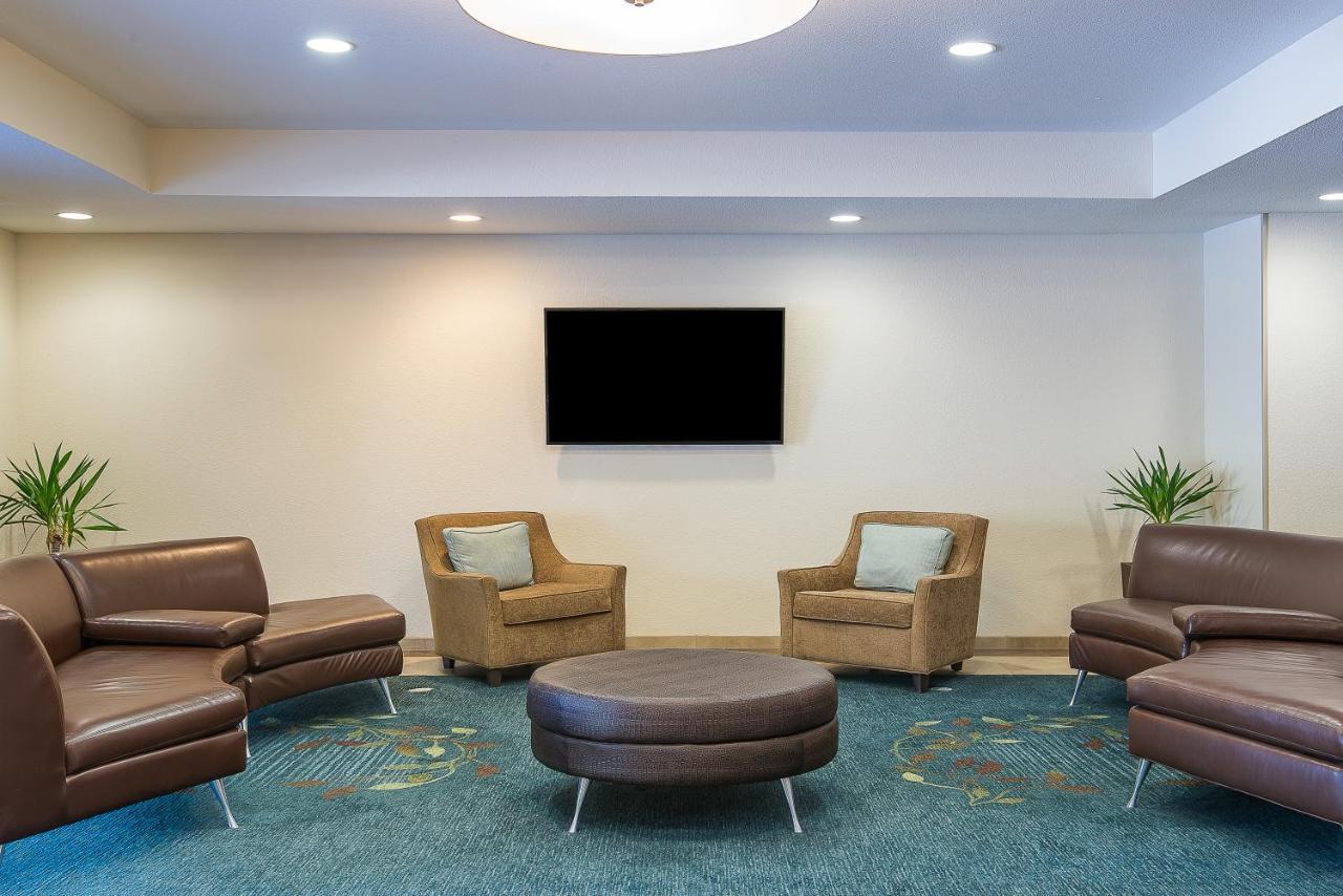 Candlewood Suites Bloomington By Ihg Экстерьер фото