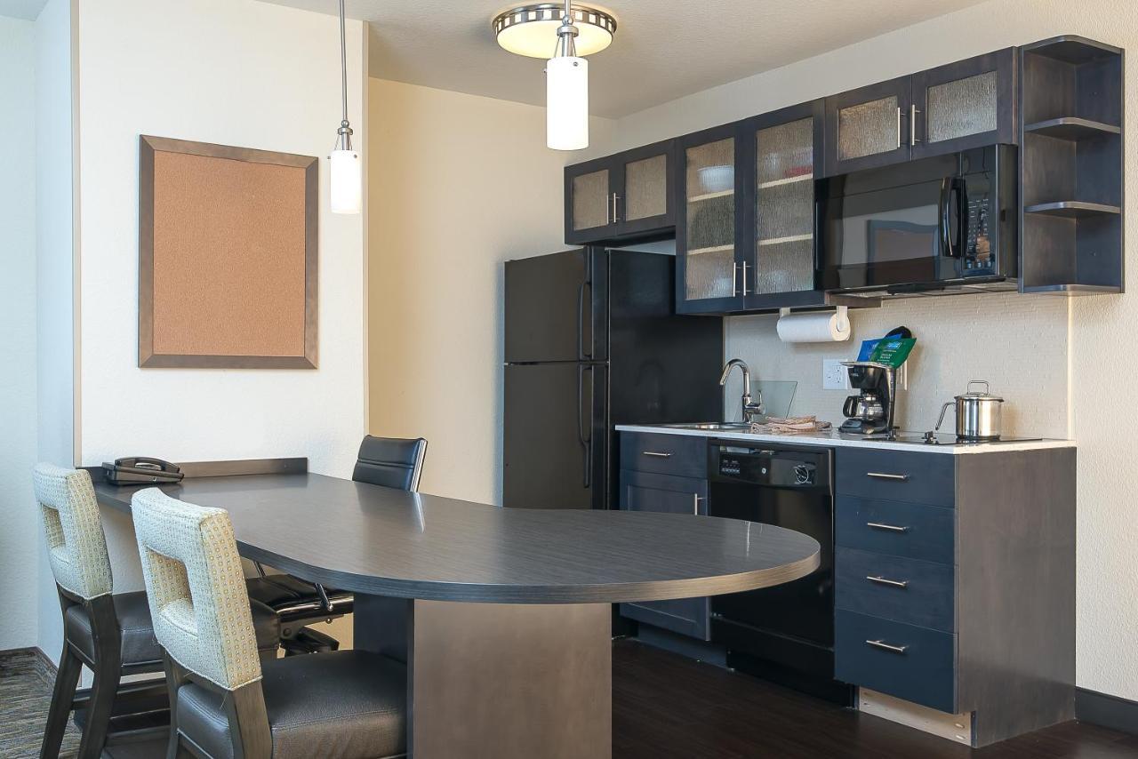Candlewood Suites Bloomington By Ihg Экстерьер фото